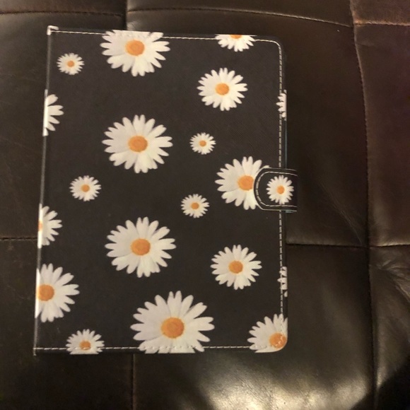 ONN tablet with 2 cases! - Picture 3 of 6